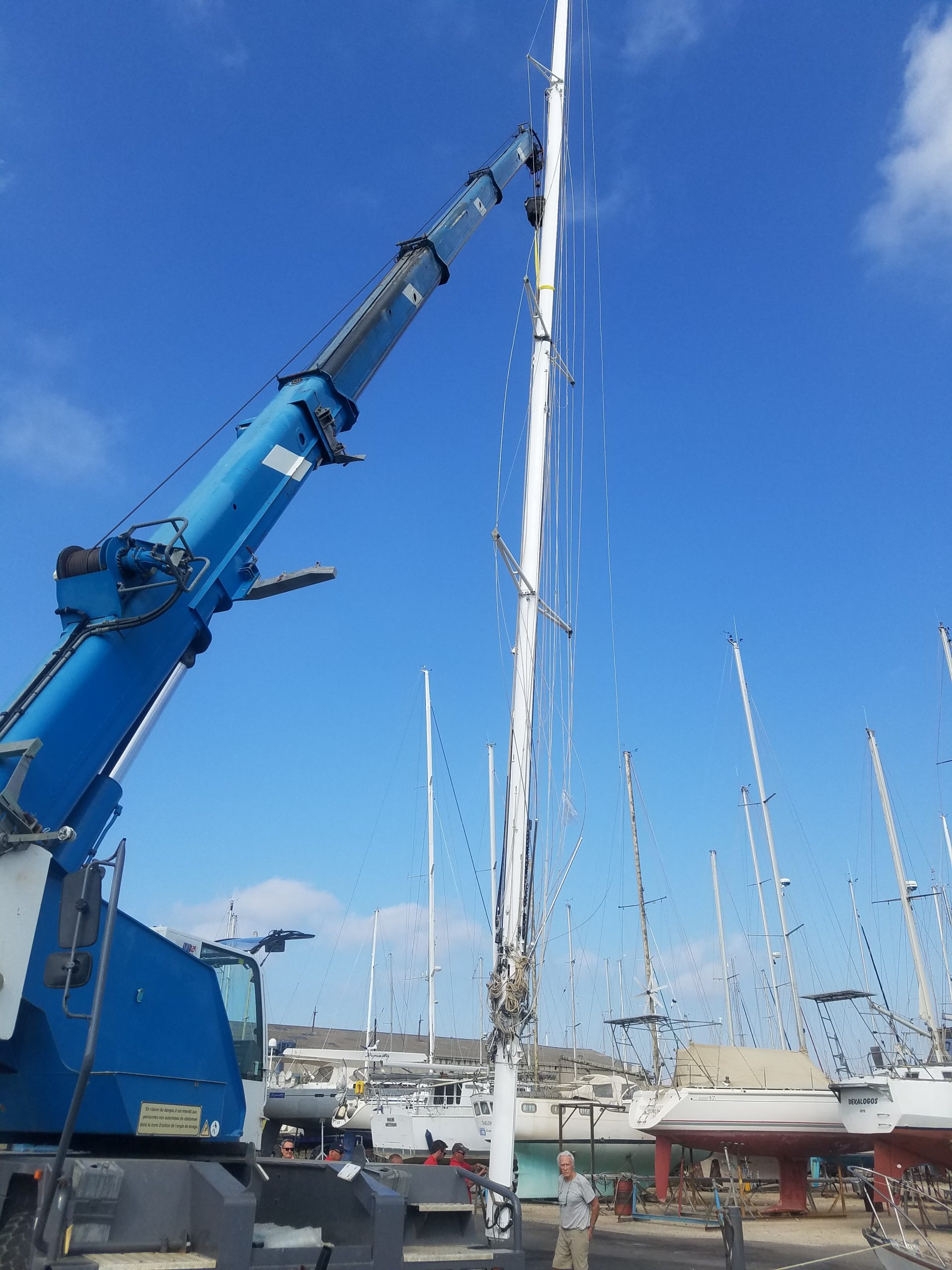 20190725_094853 Port à sec Port Navy Service - Démâtage du dériveur intégral aluminium Garcia
